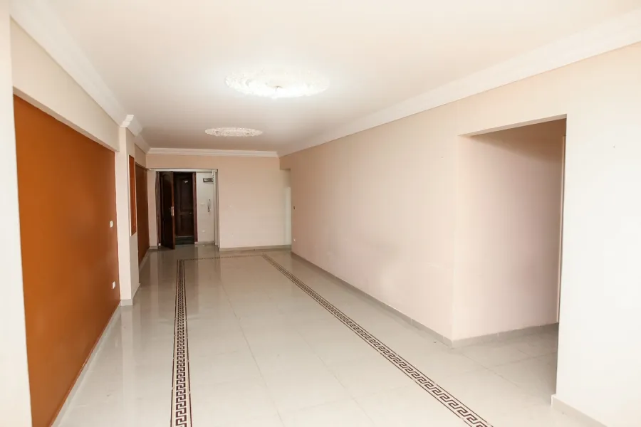 شقة للإيجار175م المنتزة (كمبوند جرين فيو)