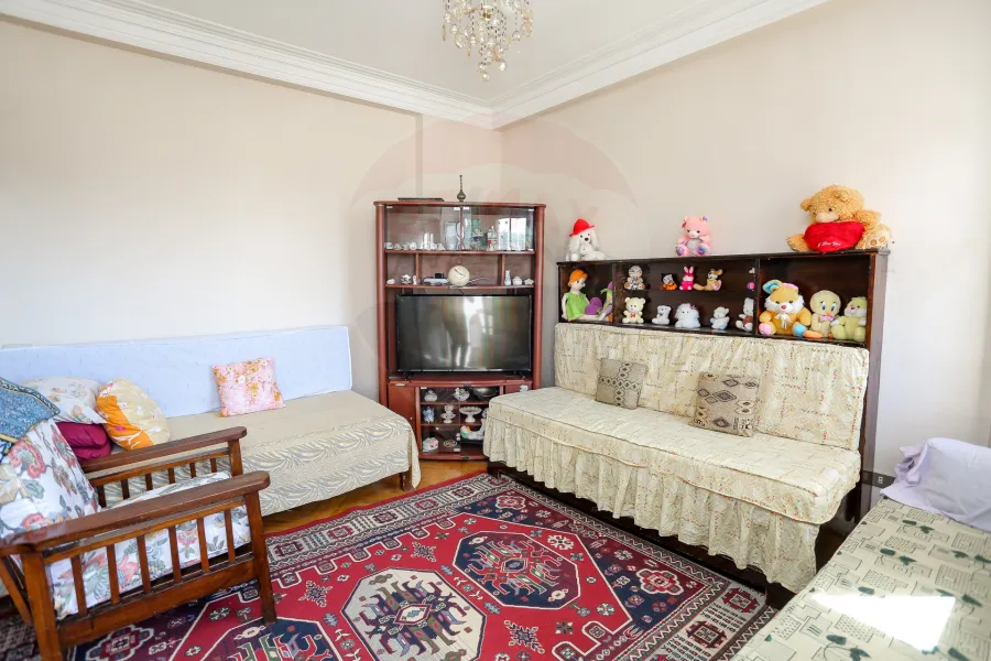 شقة للبيع 170 م مصطفي كامل (علي الترام مباشرة)