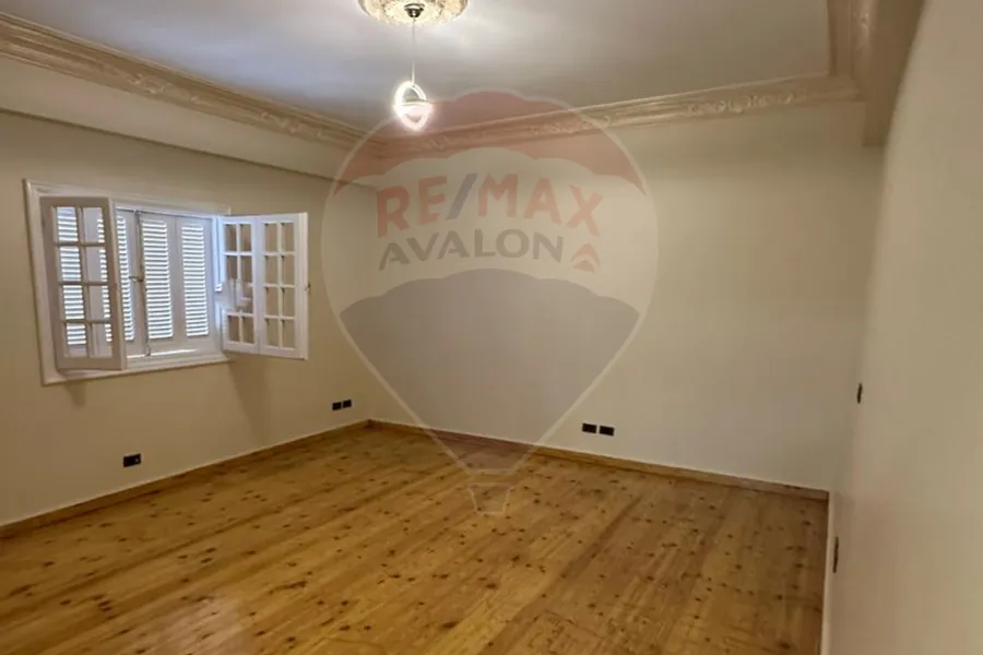 شقه للبيع 230 م لوران (ش ابوقير مباشر)