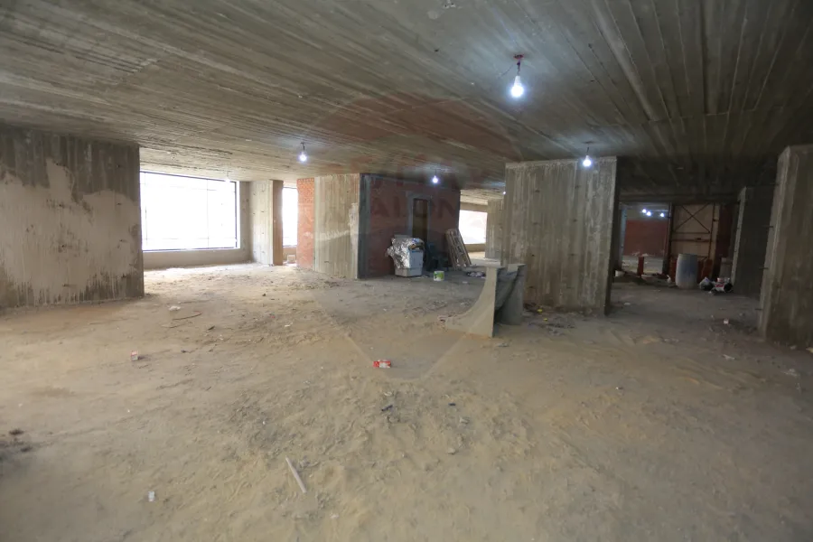 Mezzanine for rent 770 m San Stefano (directly on the tram)