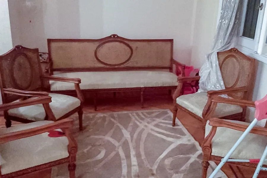 شقة للايجار قانون جديد 140م رشدى (ش أبو قير مباشرة)