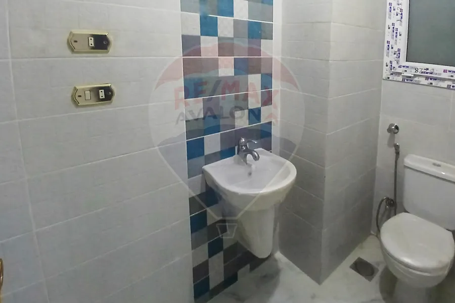 شقة للايجار 113 م سموحة (ش بهاء الدين الغتوري)