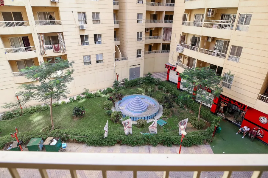 شقة للإيجار175م المنتزة (كمبوند جرين فيو)