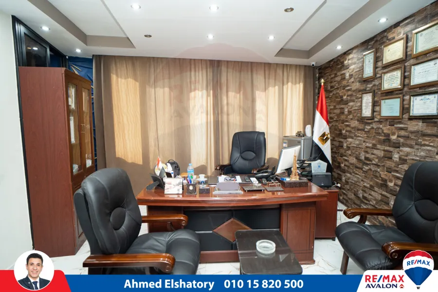مقر إداري مفروش للبيع  150م محطة الرمل  (شارع شاكور الرئيسي)