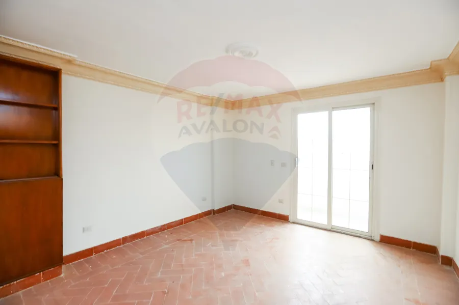 شقه دوبلكس للبيع او الإيجار 425 م لوران (متفرع من الاقبال)