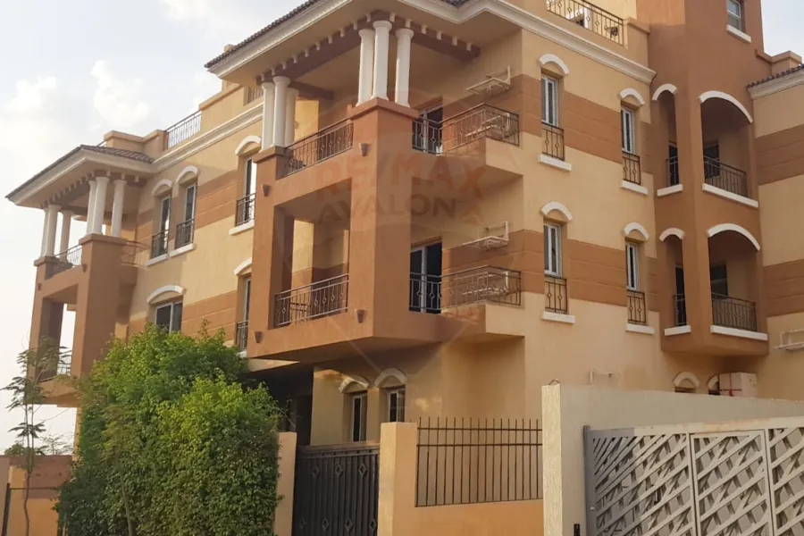 Apartment for sale 190 m buildings + 300 m garden new cairo (Nasa company - infront of madinaty)