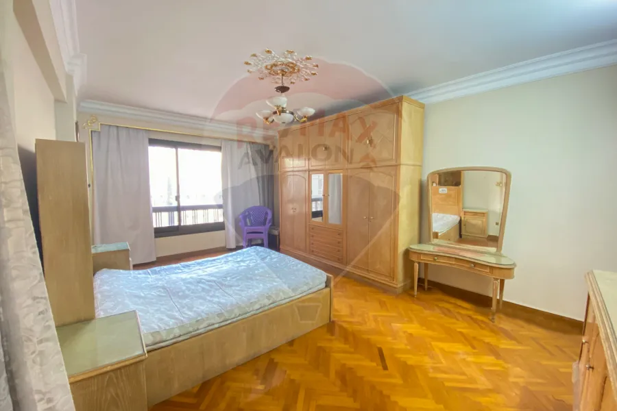 شقة للإيجار 200 م رشدي (ش الإسماعلية)