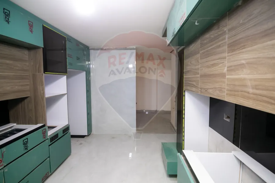 شقة للبيع 200 م سبورتينج (ش بور سعيد)