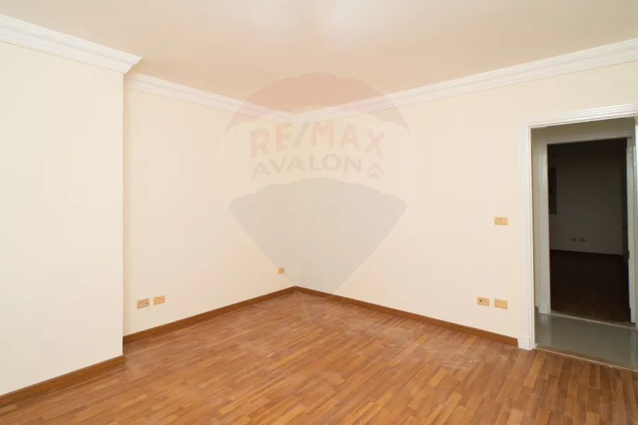 Apartment for Rent 235 m Zizinia (next to Plaza Hotel)