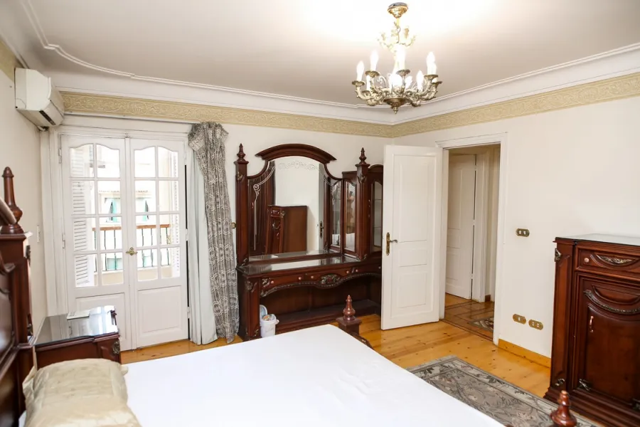 شقة للايجار مفروش 310م كفر عبده (خطوات من ش أبوقير)