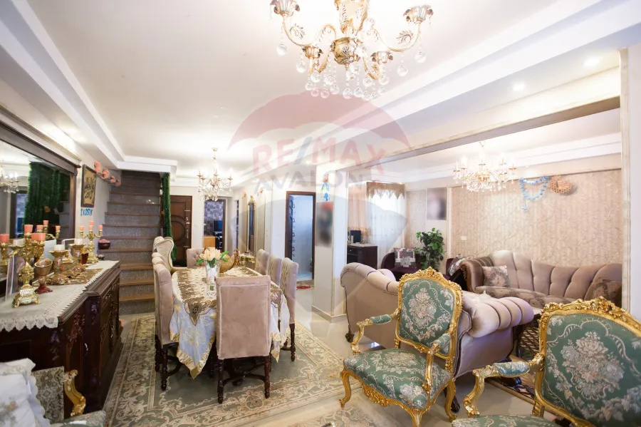 شقة دوبلكس للبيع 230م سبورتنج (خطوات من ش ابو قير)