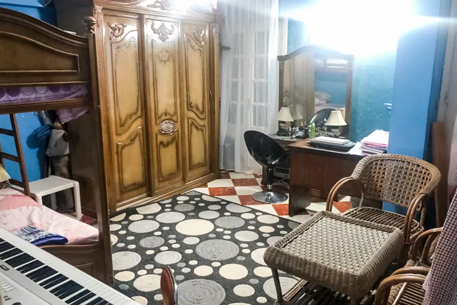 شقة للبيع 270م العصافرة (خطوات من البحر)