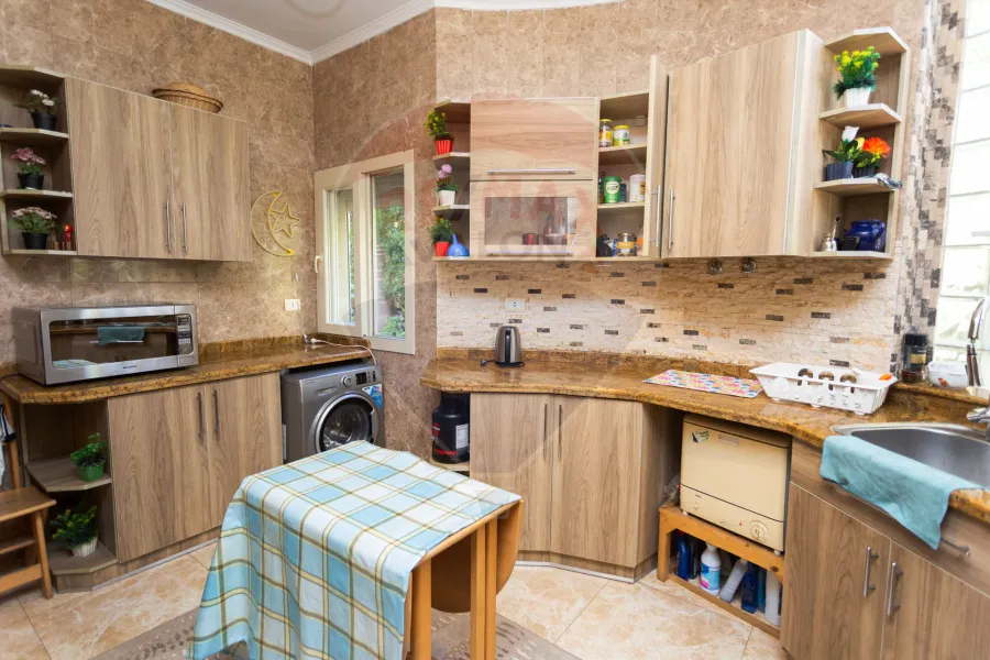 Furnished twin house for annual rent, 350 m², King Mariout (Al Orouba Royal)