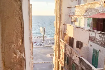 شقة للبيع 85 م سبورتنج (خطوات من البحر)