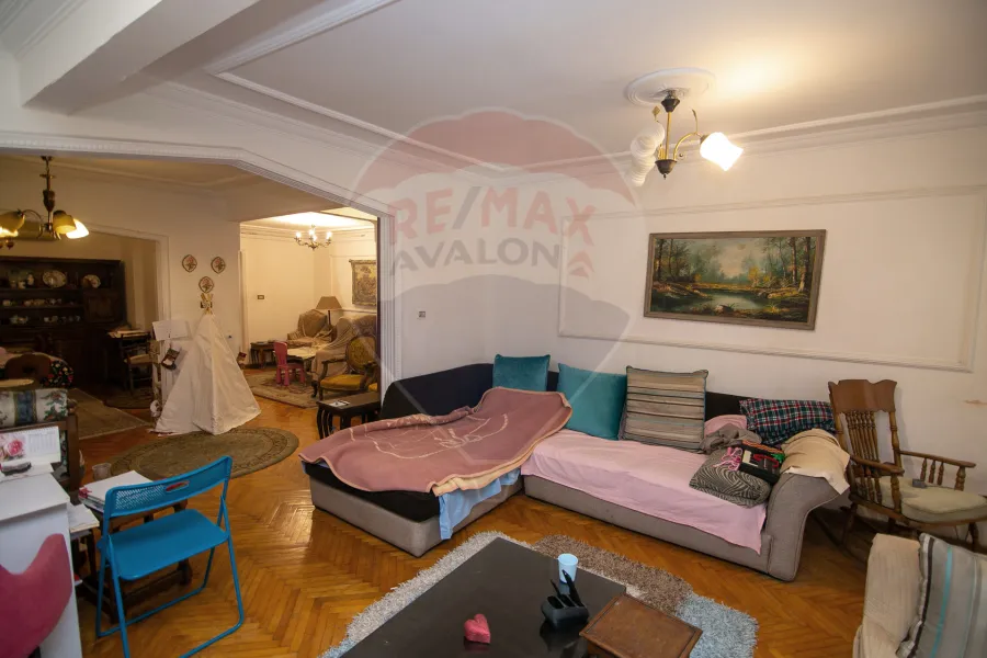 شقة للبيع 175 م رشدي (ش الفريد ليان)