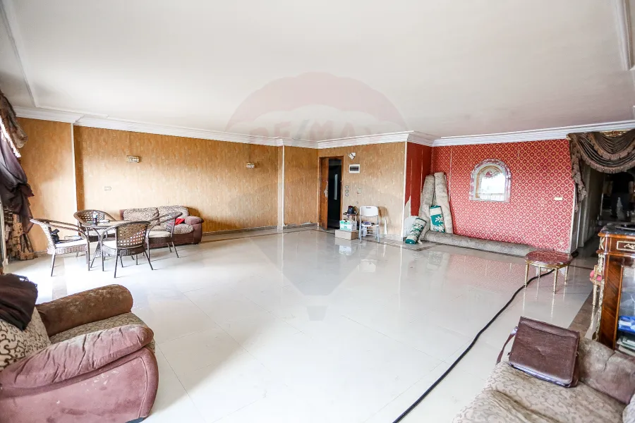 شقة للبيع 315 م جليم (علي البحر مباشرة)