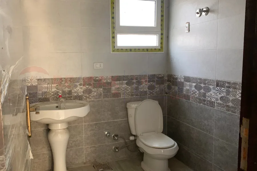 stand Alo1ne for sale 400 m King Mariout (Cordoba St.)