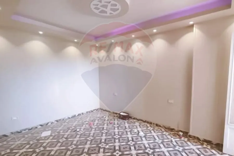 شقة للبيع 90 م محرم بك (مدينة الشباب)