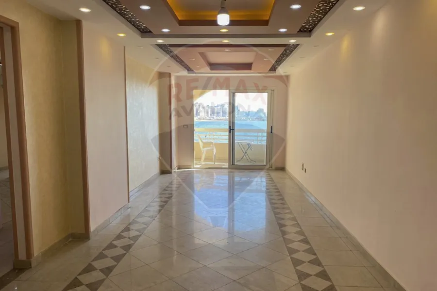 شقة للبيع 150 م ميامي (على البحر مباشرة)