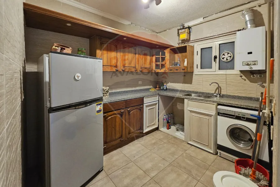 Apartment for sale 126 m Sidi Gaber (directly on the sea)