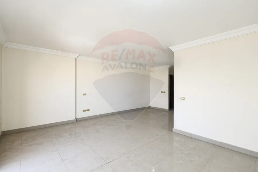 شقة للإيجار 170 م سموحة (دوران فيكتور عمانويل)