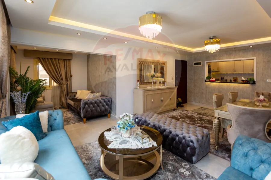 Apartment for sale 140 m Lauran (directly on the sea)