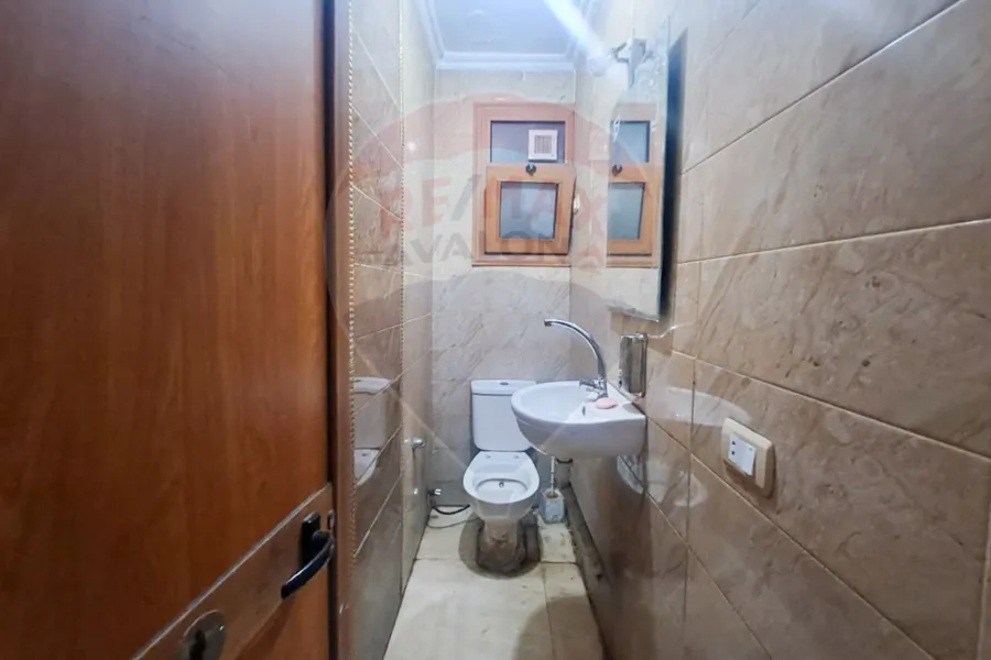 Administrative Center for sale 135 m Sidi Gaber (directly on the tram)