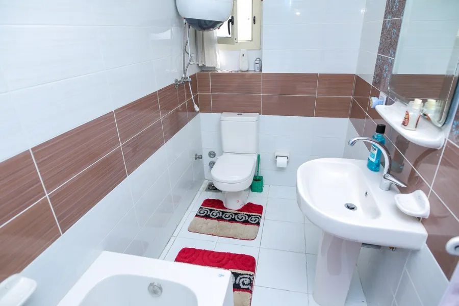 شقة للايجار مفروش 180م سان ستيفانو ( على الترام )