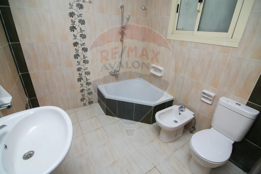 شقة للبيع 175 م مصطفى كامل (خطوات من كيروسيز)