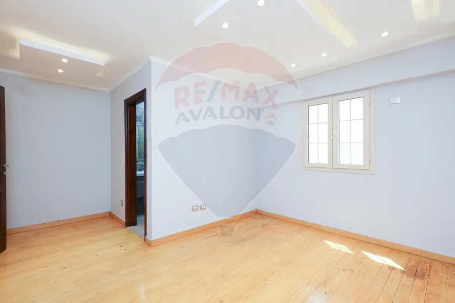 شقة للبيع 155 م سموحة (ش فوزي معاذ الرئيسي)