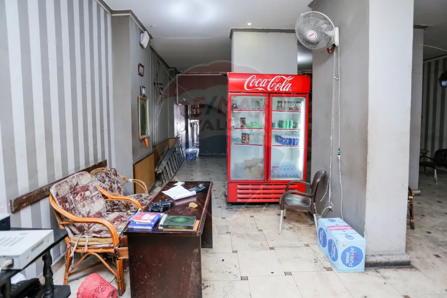 Shop for sale 300 m Sidi Beshr (Directly on taram station)