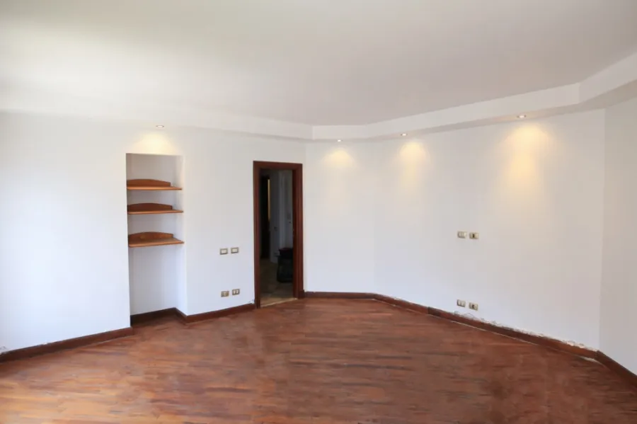 Apartment for sale 480m Laurent - Korneish Road