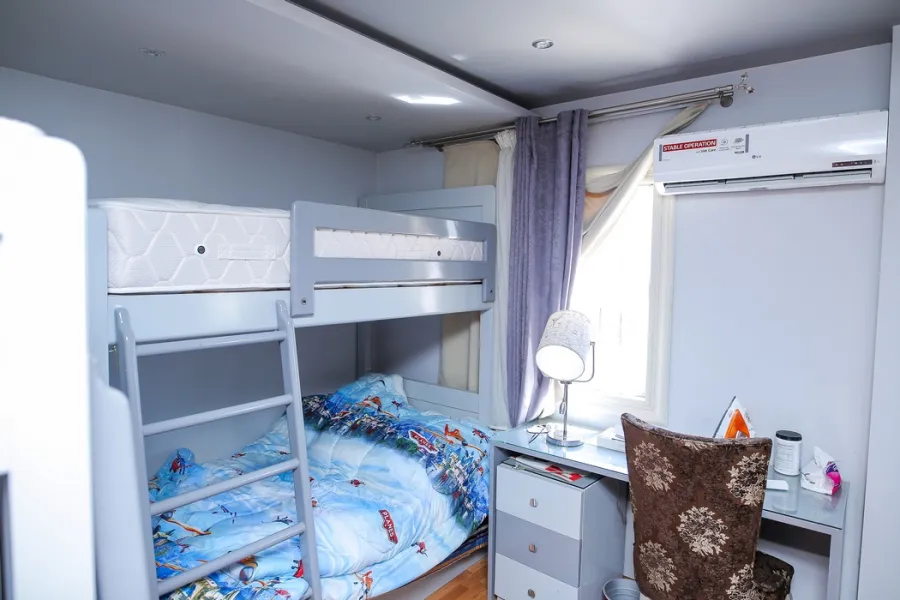 شقة للايجار مفروش 180م سان ستيفانو ( على الترام )