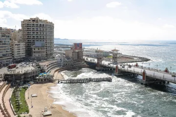 شقة للبيع 200 م ستانلى ( على البحر مباشرة )