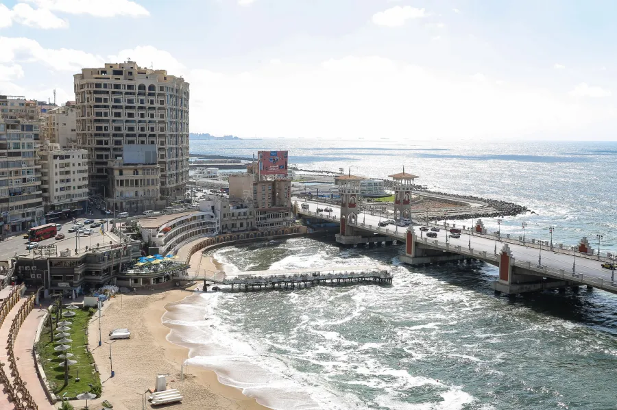 Apartment for sale 200 m Stanly ( Directly On The Sea )