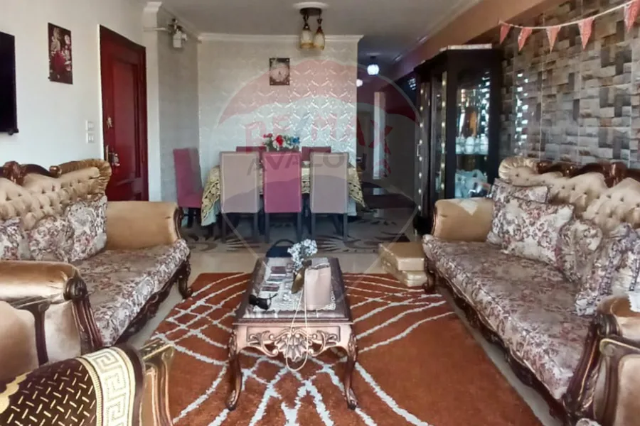 شقة للبيع 140 م محرم بك (متفرع من ش جرين)