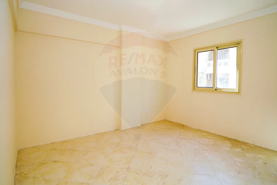 شقة للبيع 150  م سيدي بشر (ش مصطفى كامل _ كومباوند العمار)