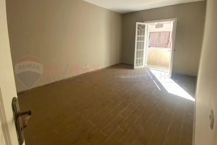 شقة للبيع 176 م سموحة (المربع الذهبي)