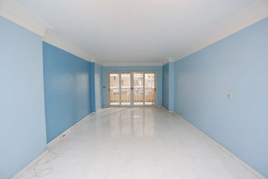 شقة للبيع 185م سموحة (كومباوند الشرطة - بجوار جامعه فاروس)