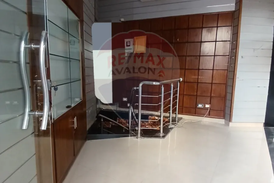 Shop for rent 85 m Smouha (kamal eldin salah st.)