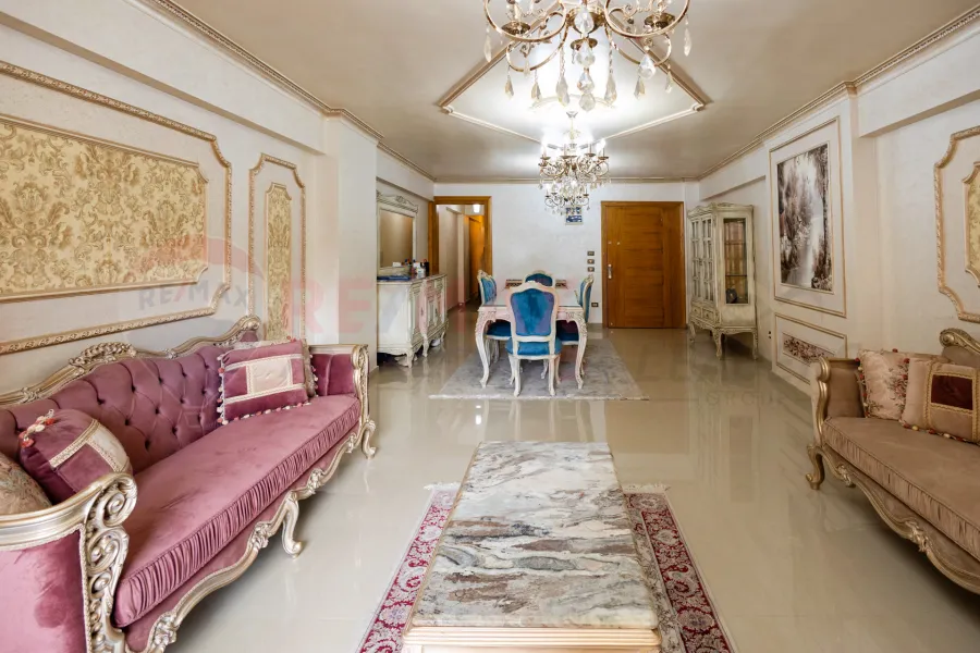 Apartment for sale 200 m Janaklis (steps from Abu Qir St.)