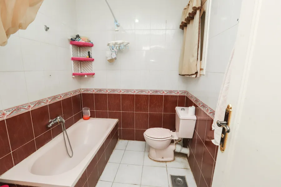 شقة مفروشة للإيجار 123م ميامي ( ش سيد رضوان )