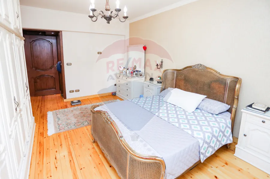 Apartment for sale 190 m Kafr abdou (Sakina bnt elhussien St)