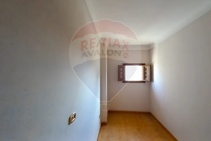 شقة للبيع 140 م كفر عبده (خطوات من ميدان سانت جيني)