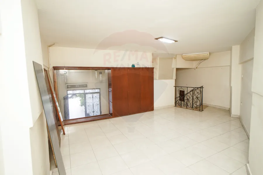 محل دوبلكس 50 م للايجار سموحة (ش توت عنخ آمون)