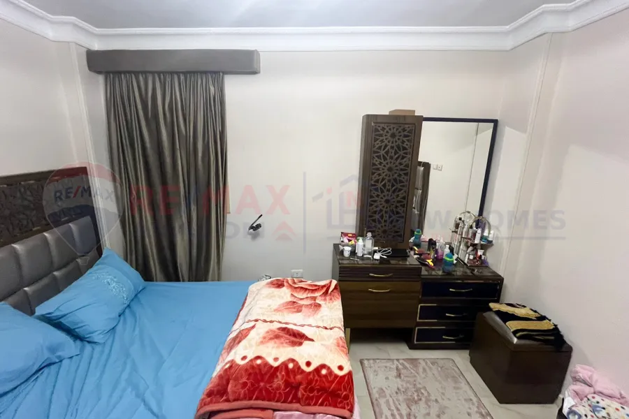 شقة للبيع 90 م سيدي بشر (ش جمال عبد الناصر مباشرة)