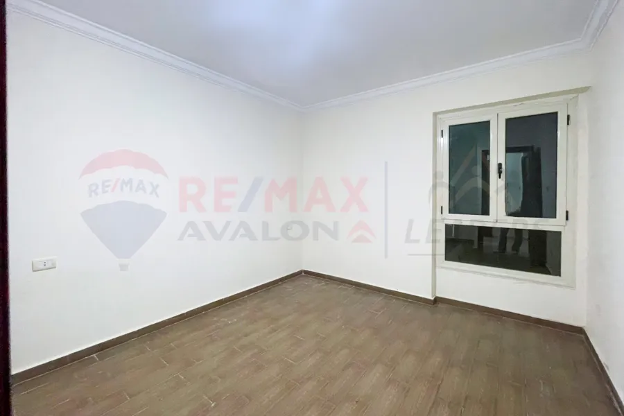 شقة للإيجار 140 م سموحة (ش الريادة)