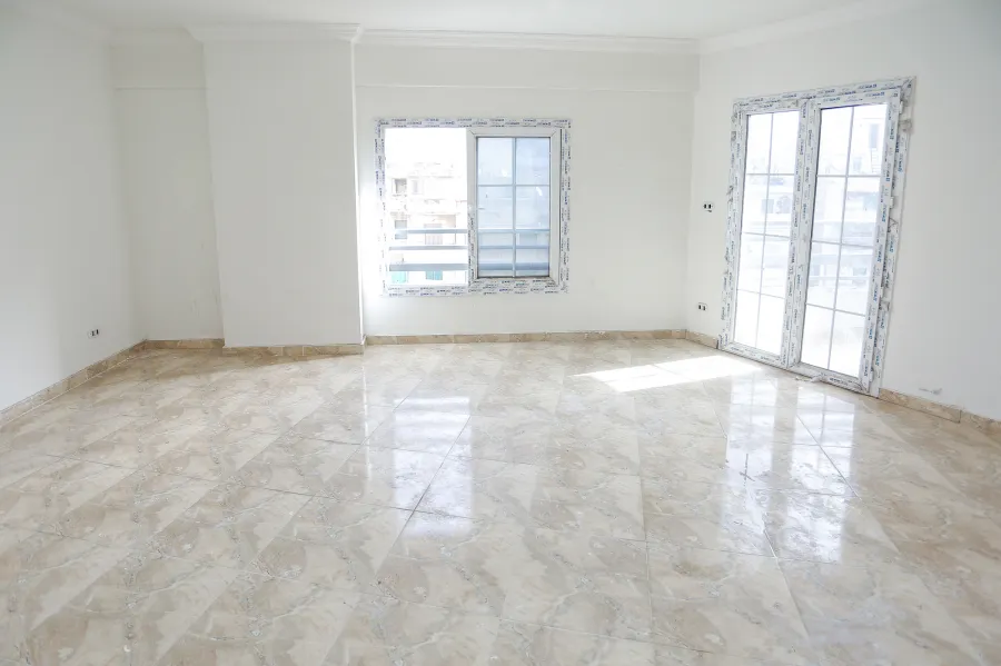 شقة للبيع 120م مصطفى كامل (بين مصطفي كامل وسيدي جابر على الترام مباشرة)