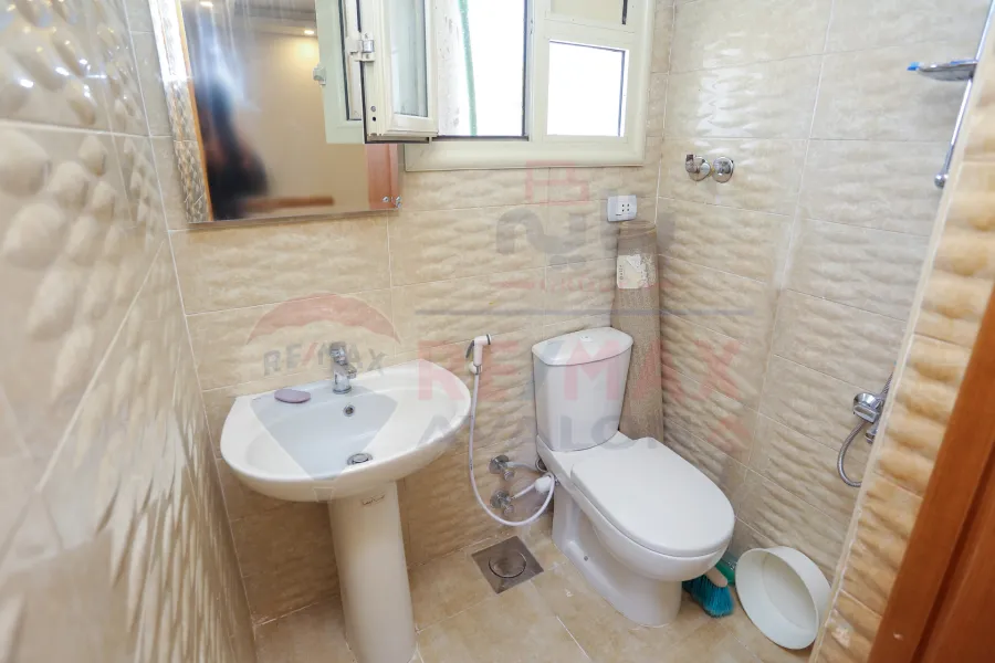 شقة للبيع 100 م سموحة (ش بهاء الدين الغتوري)