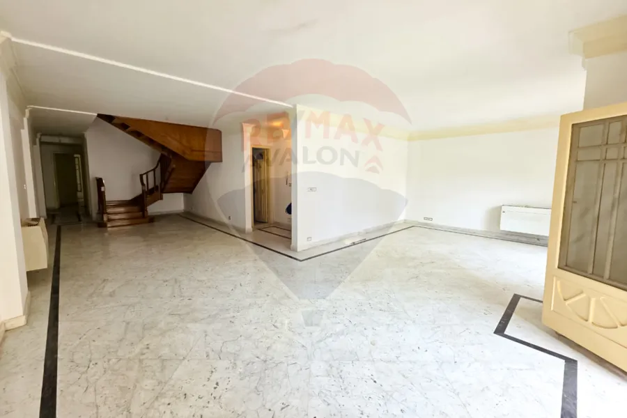 شقة دوبلكس للبيع 320 م لوران (متفرع من ش شعراوي)